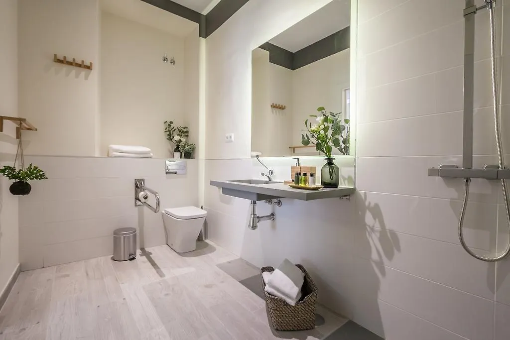 Tomas Ibarra Pool & Luxury Apartment Seville