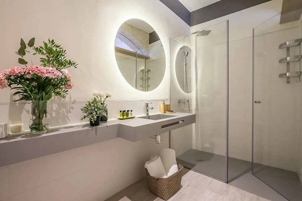 Tomas Ibarra Pool & Luxury Apartment Seville