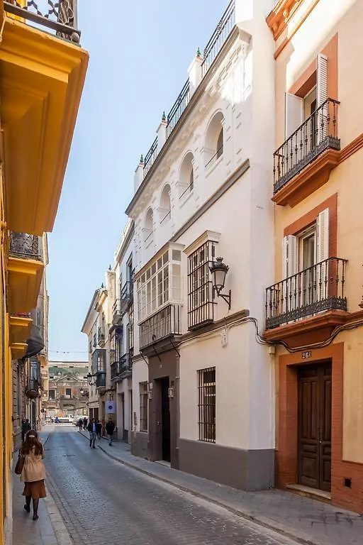 Tomas Ibarra Pool & Luxury Apartment Seville