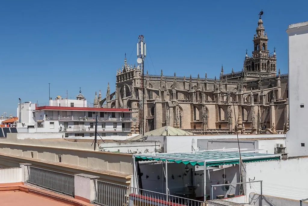 Tomas Ibarra Pool & Luxury Apartment Seville