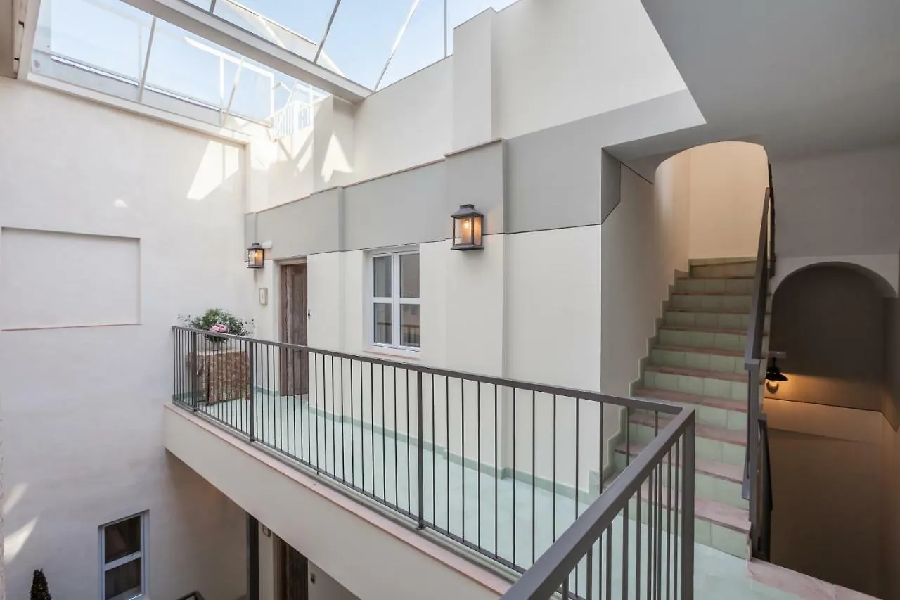 Tomas Ibarra Pool & Luxury Apartment Seville Spain